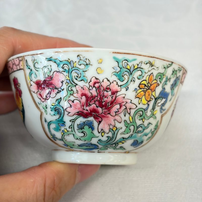 A pair of fine Chinese famille rose 'Rooster' tea bowls and saucers - 图33