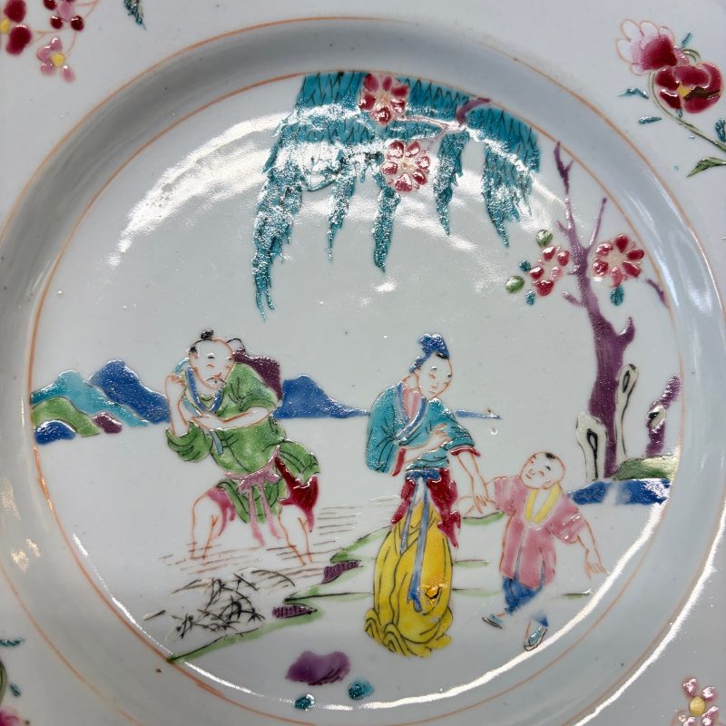 A Chinese famille rose 'Fisherman, Lady and Child' plate - 图4