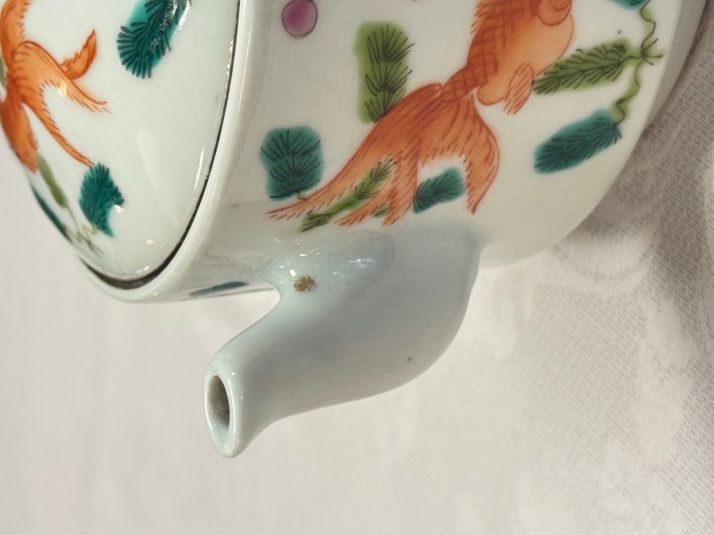 Four Chinese famille rose wares - 图32
