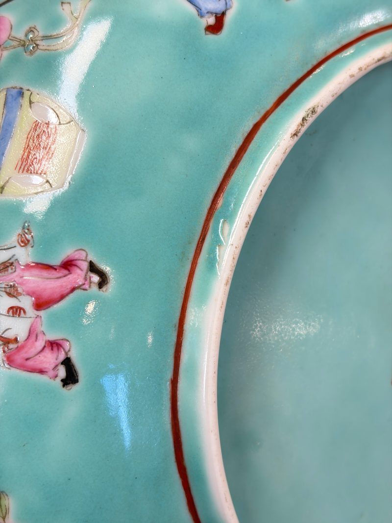 A Chinese famille rose turquoise-ground 'Playing Boys' plate - 图16