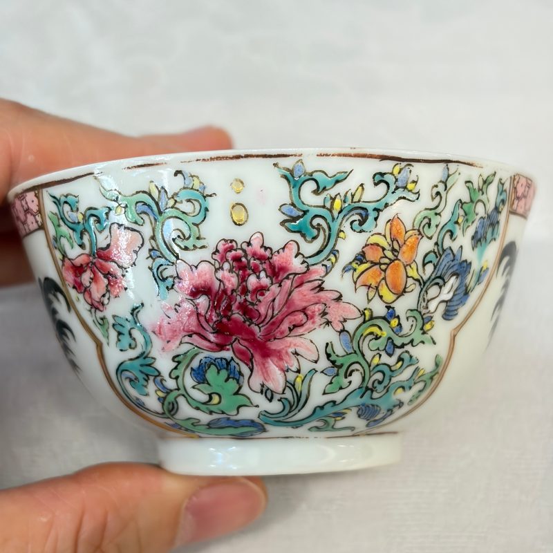 A pair of fine Chinese famille rose 'Rooster' tea bowls and saucers - 图35