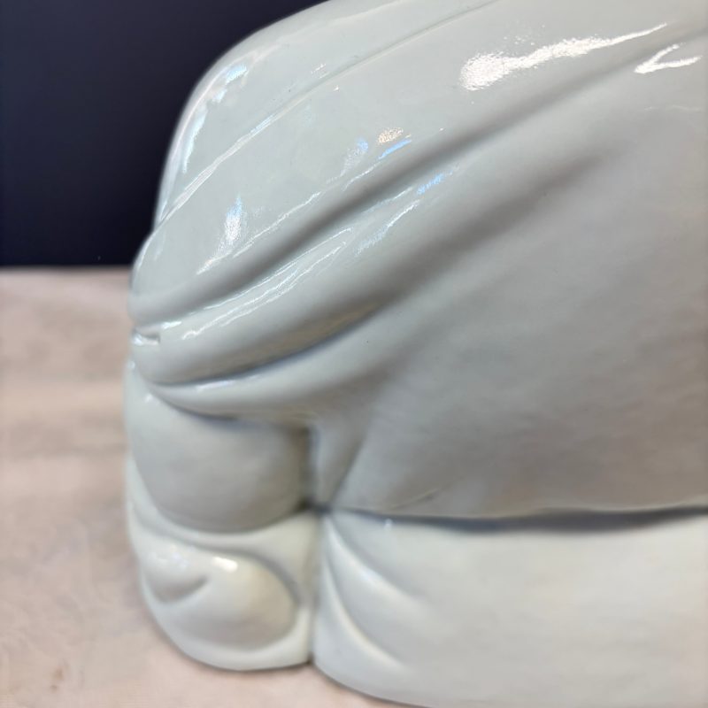 A Chinese white-glazed Milefo Buddha on a gilt-lacquered wooden lotus throne - 图30