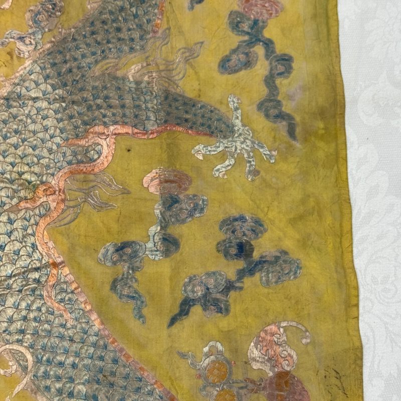 A pair of Chinese yellow-ground embroidered 'Dragons' and 'Phoenixes' panels - 图60