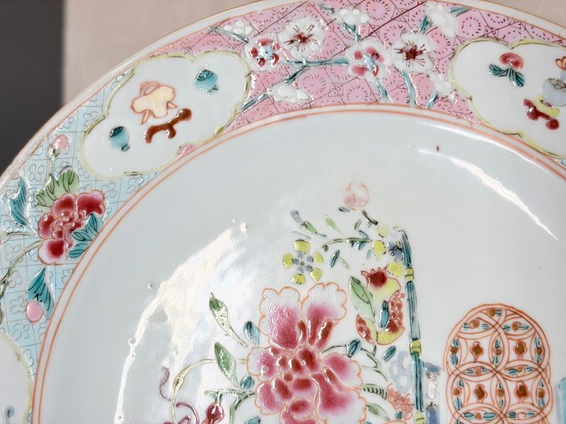Two pairs of Chinese famille rose plates - 图31