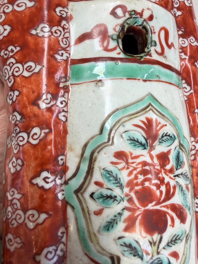 A rare Chinese wucai figure of a dignitary - 图31