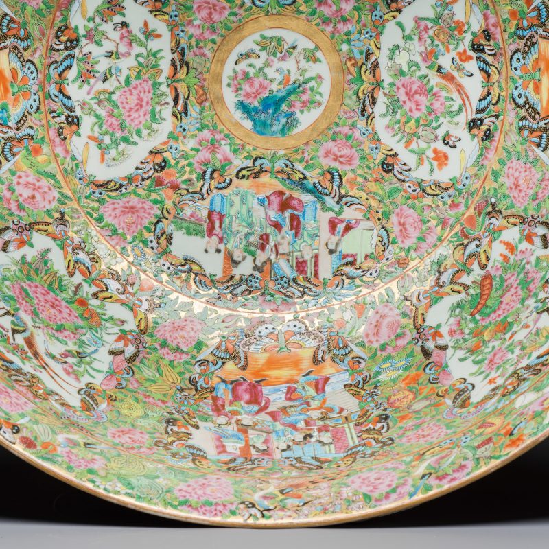 A massive Chinese Canton export famille rose punch bowl with narrative design - 图13