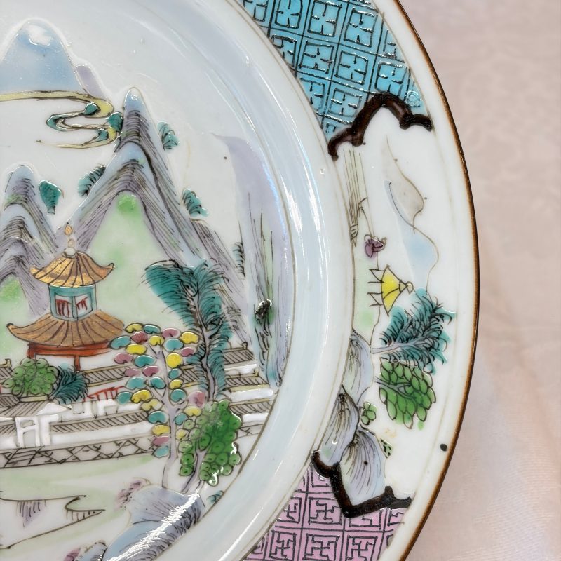 A collection of 13 Chinese famille rose 'Landscape' plates and dishes - 图65