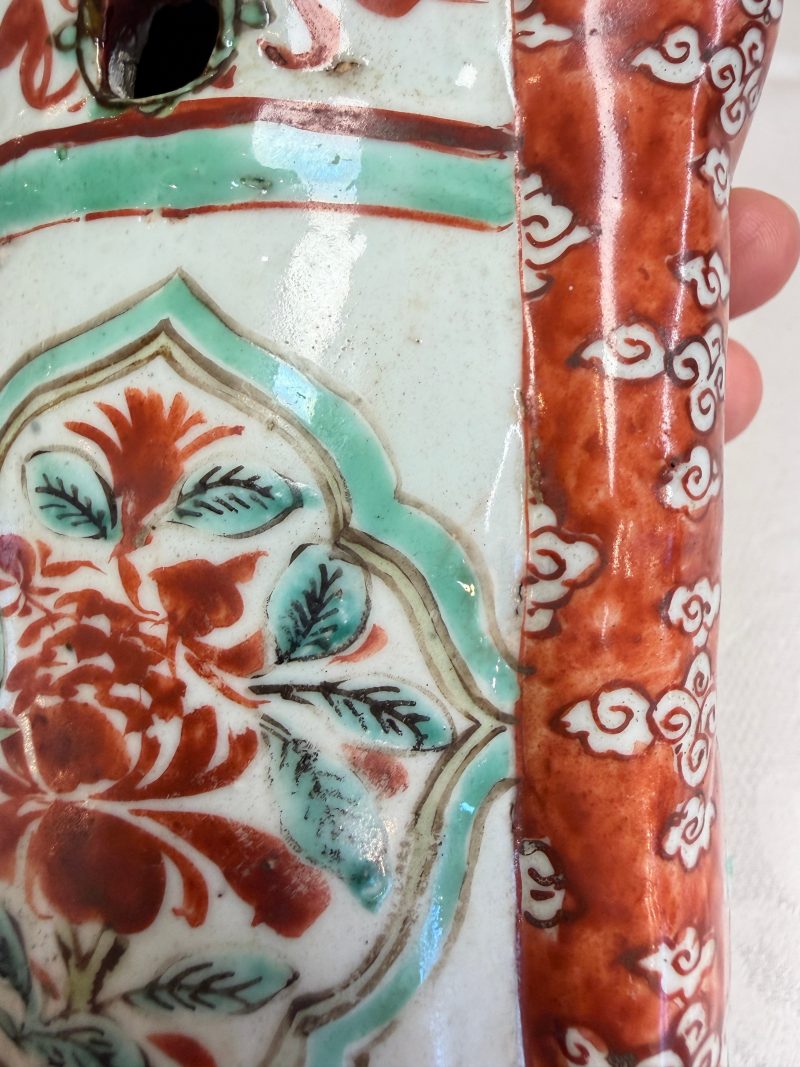 A rare Chinese wucai figure of a dignitary - 图32