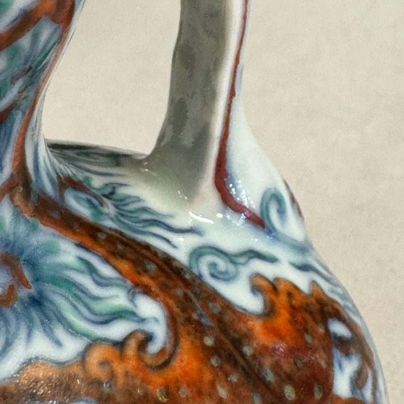 A Chinese doucai double-gourd vase with dragons and ruyi handles - 图14