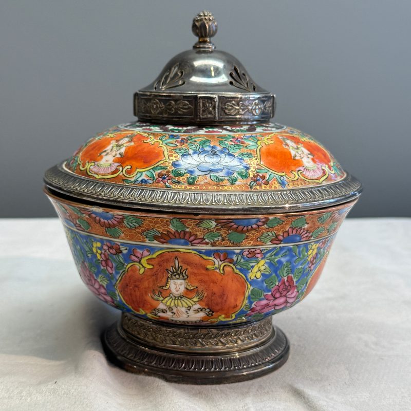 A group of nine Chinese Bencharong wares for the Thai market - 图33