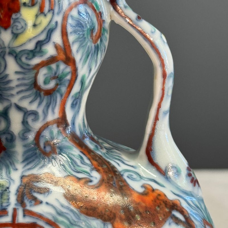 A Chinese doucai double-gourd vase with dragons and ruyi handles - 图15