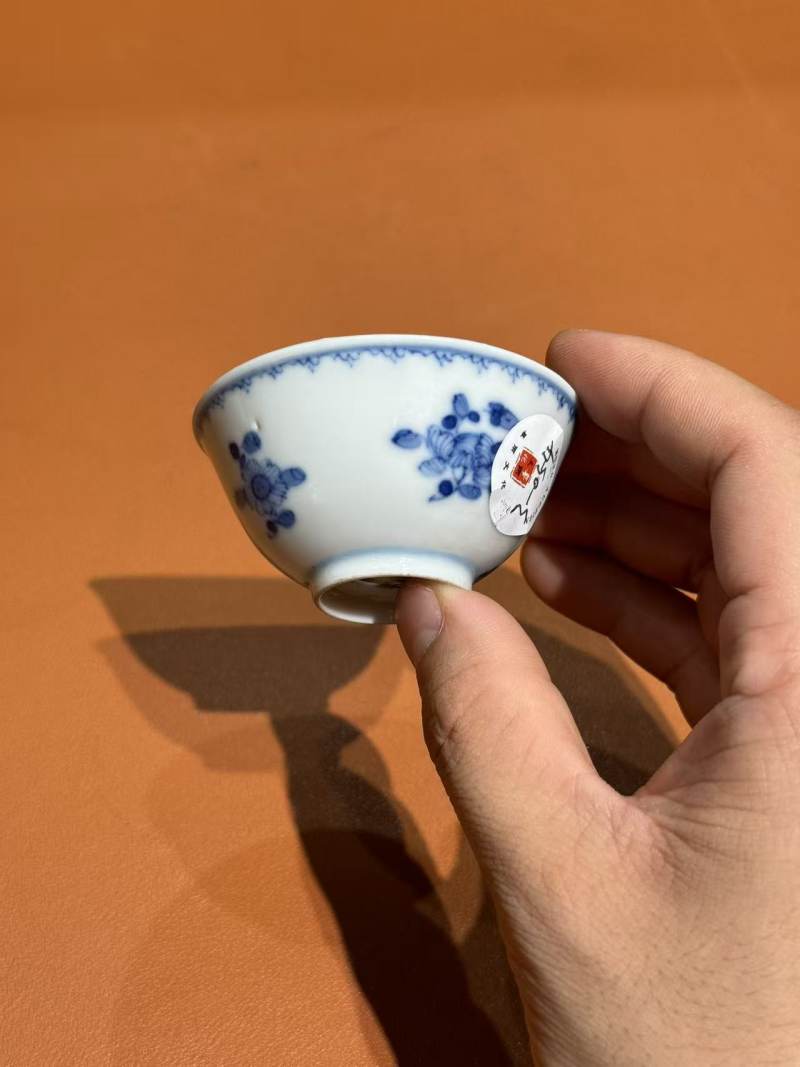 清光绪 青花折枝花卉纹小杯 - 图2