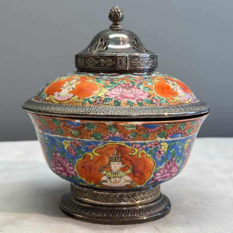 A group of nine Chinese Bencharong wares for the Thai market - 图34
