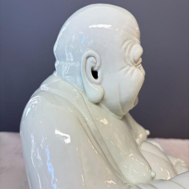 A Chinese white-glazed Milefo Buddha on a gilt-lacquered wooden lotus throne - 图33