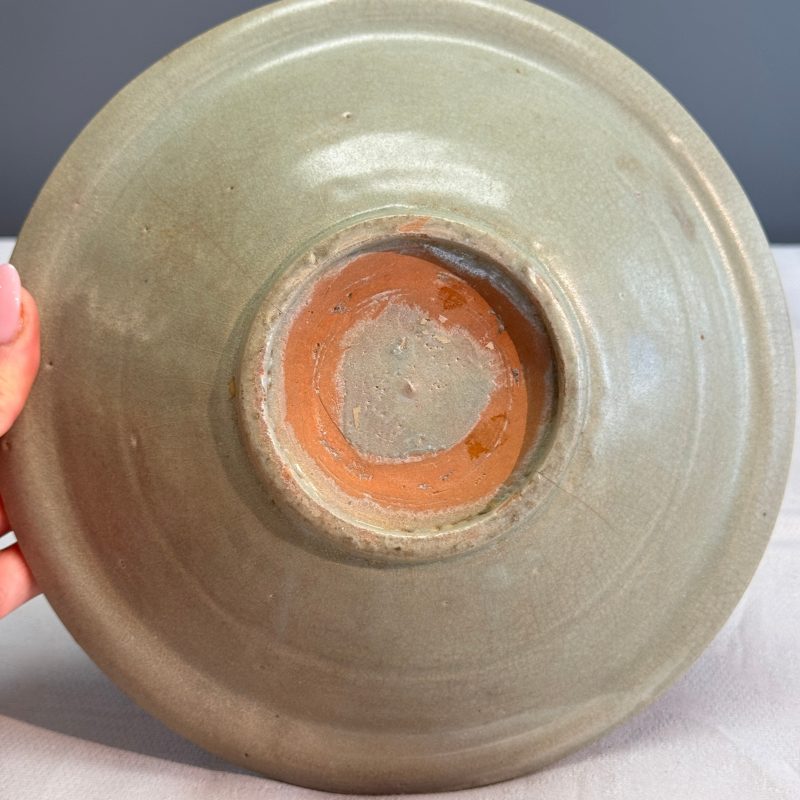 Two Chinese qingbai plates and a Longquan celadon plate - 图15