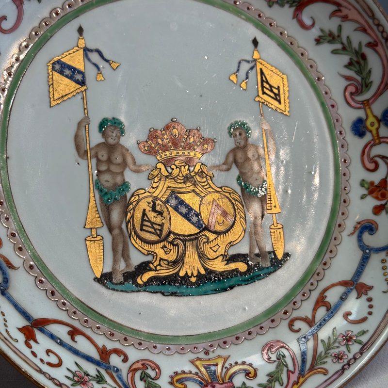 A Chinese famille rose armorial dish with the arms of Goos de Ghyseghem, Vecquemans and Golbeau for the Belgian market - 图8