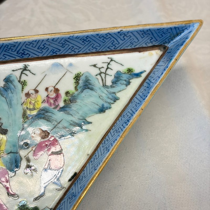 A Chinese famille rose 'Foreigners Hunting' six-piece sweetmeat set on a wooden tray - 图43