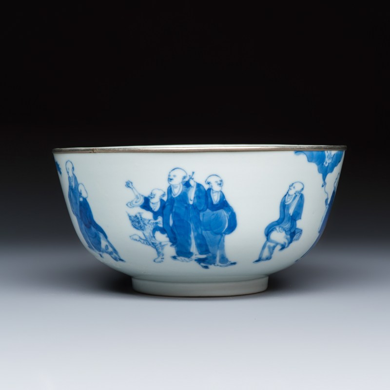 A Chinese blue and white 'Bleu de Hue' bowl with eighteen luohan - 图5
