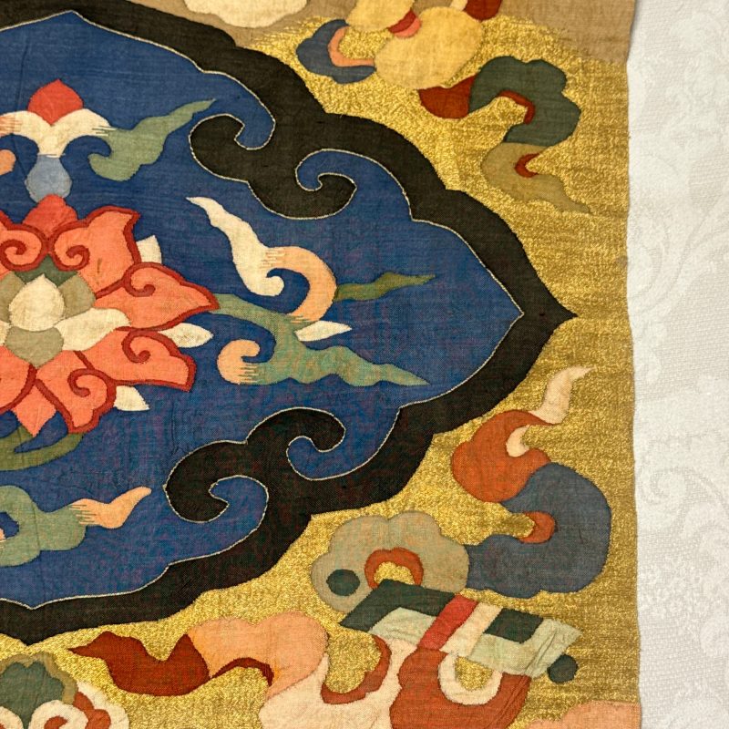 A Chinese kesi 'Deer, Crane and Dragon' panel - 图35