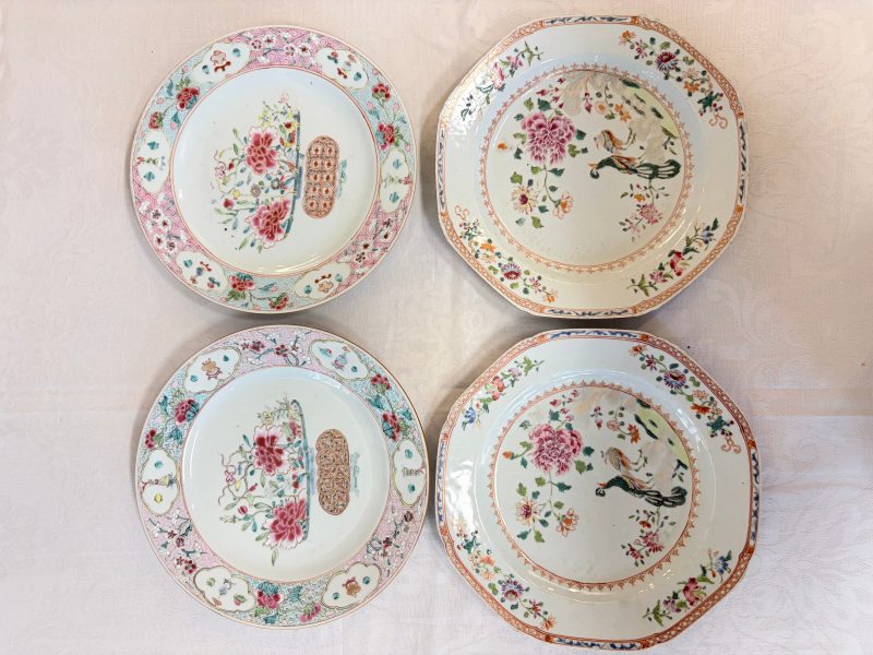 Two pairs of Chinese famille rose plates - 图6