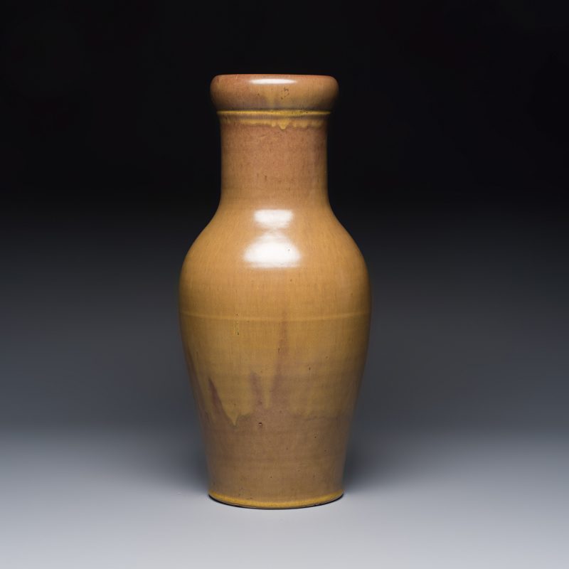 A Chinese teadust-glazed vase - 图1