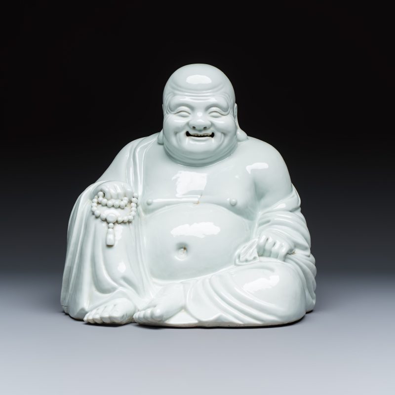 A Chinese white-glazed Milefo Buddha on a gilt-lacquered wooden lotus throne - 图3