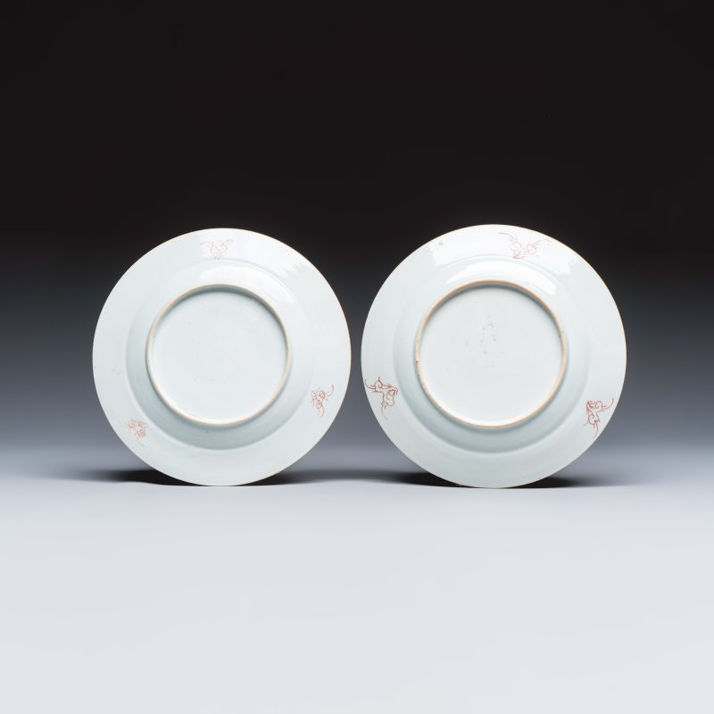Two pairs of Chinese famille rose plates - 图5