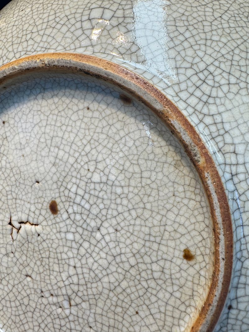 A Chinese blue-glazed shallow bowl and a ge-type dish - 图14