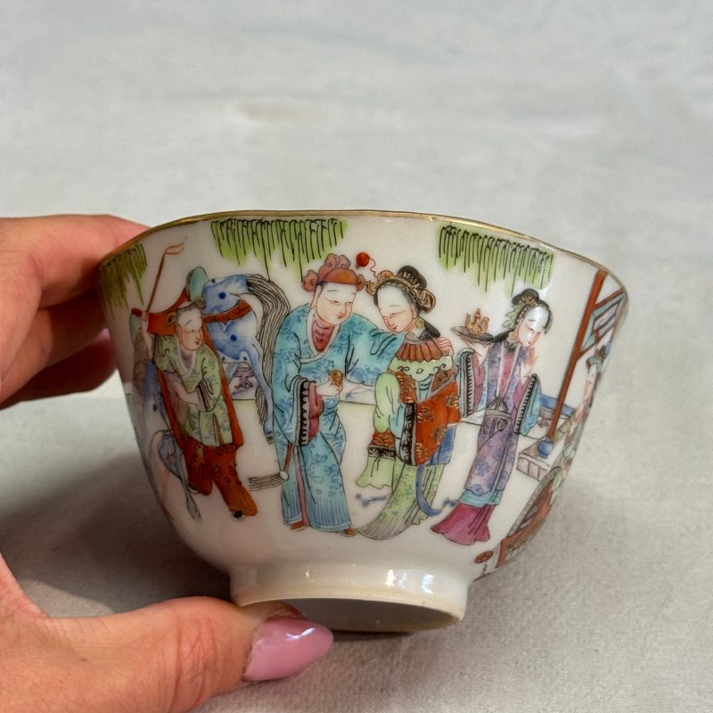 A pair of Chinese famille rose 'Xi Xiang Ji' tea bowls - 图9