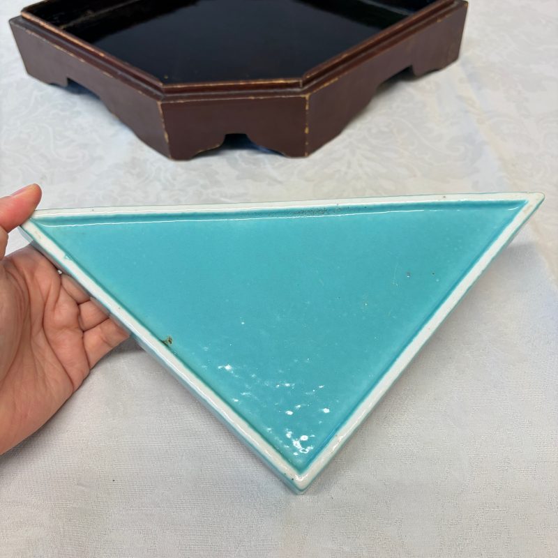 A Chinese famille rose 'Foreigners Hunting' six-piece sweetmeat set on a wooden tray - 图45