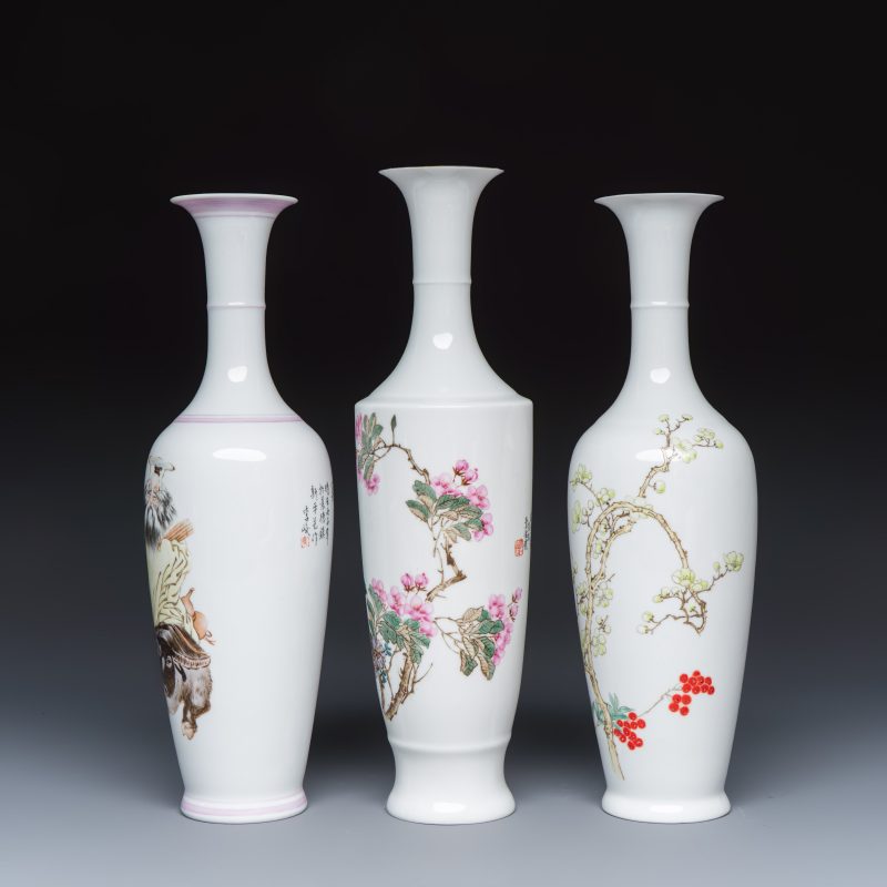 Three Chinese polychrome semi-eggshell vases - 图3