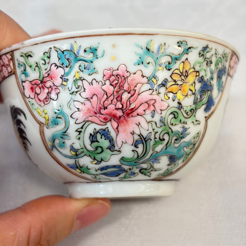 A pair of fine Chinese famille rose 'Rooster' tea bowls and saucers - 图43
