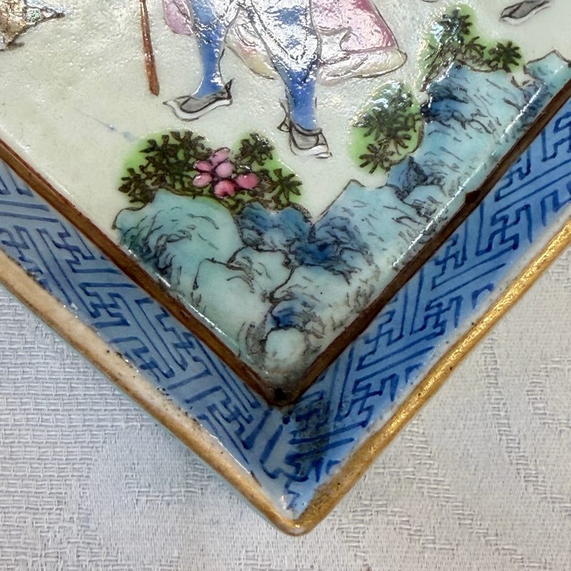 A Chinese famille rose 'Foreigners Hunting' six-piece sweetmeat set on a wooden tray - 图44