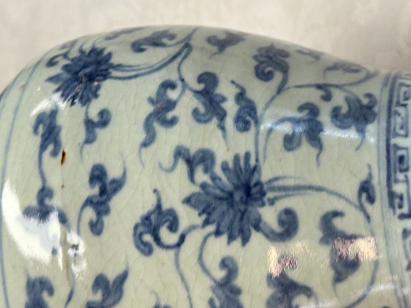 A Chinese blue and white 'Meiping' vase with lotus scrolls - 图16
