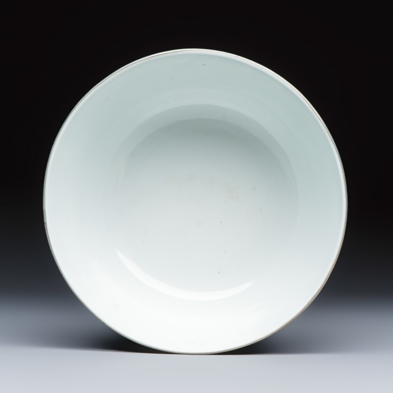 A Chinese blue and white 'Bleu de Hue' bowl with eighteen luohan - 图7