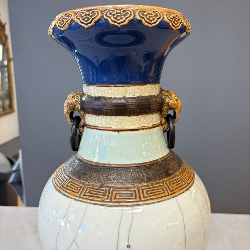 An unusual Chinese Nanking vase decorated with various glazes - 图20