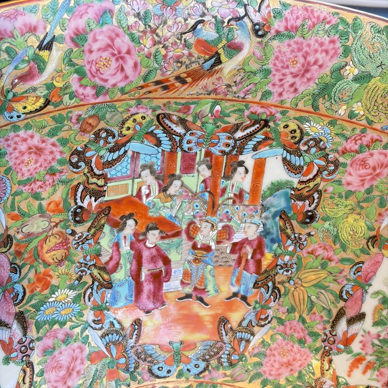 A massive Chinese Canton export famille rose punch bowl with narrative design - 图18