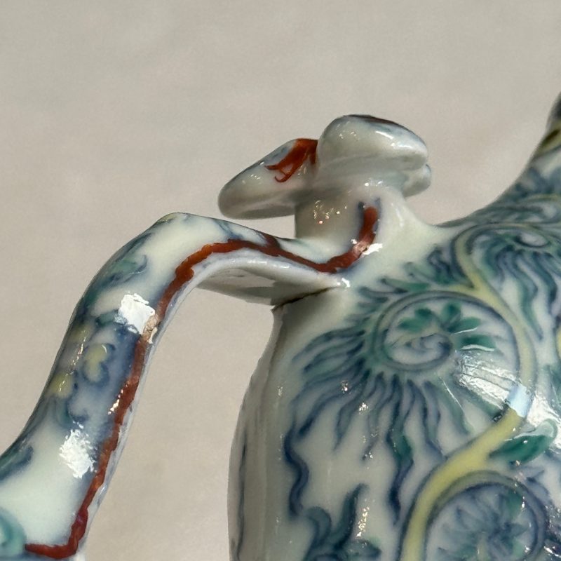 A Chinese doucai double-gourd vase with dragons and ruyi handles - 图18