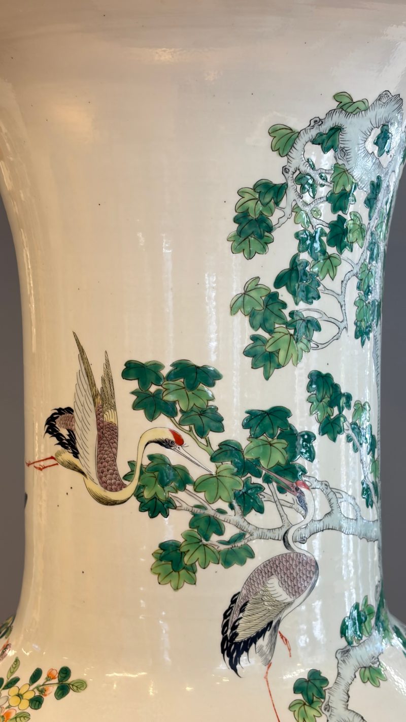 A massive pair of Chinese famille verte 'Phoenixes and Birds' vases - 图27