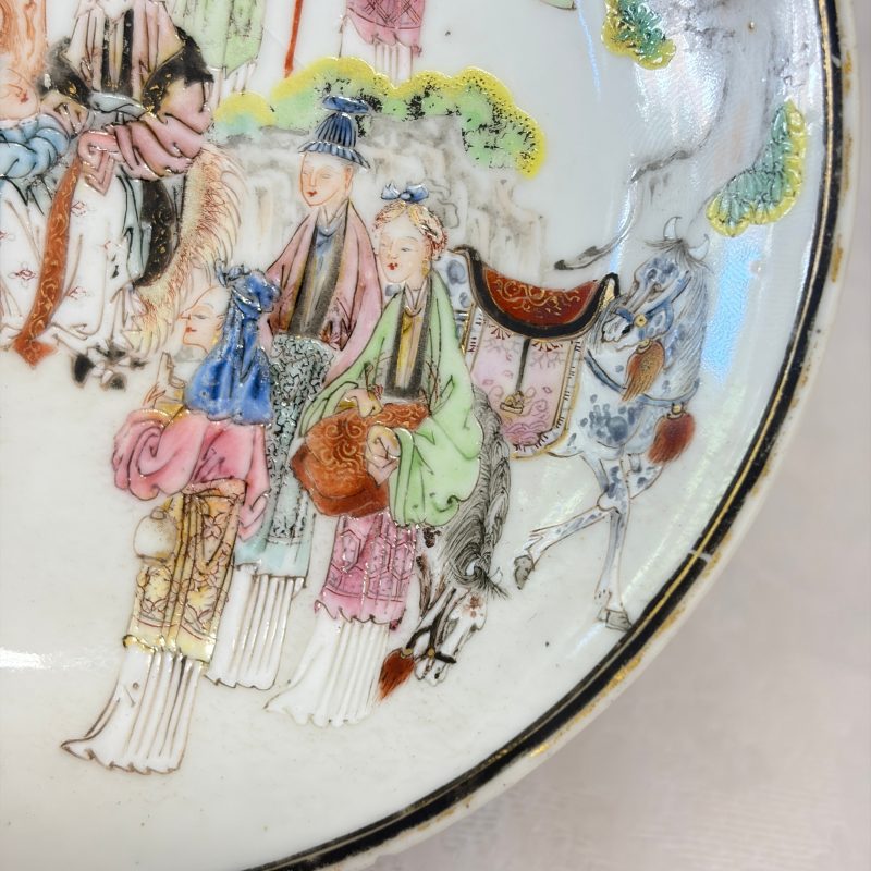 A fine Chinese famille rose cup and saucer with narrative design - 图17