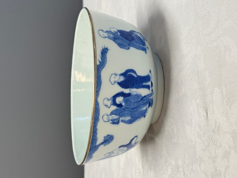 A Chinese blue and white 'Bleu de Hue' bowl with eighteen luohan - 图8