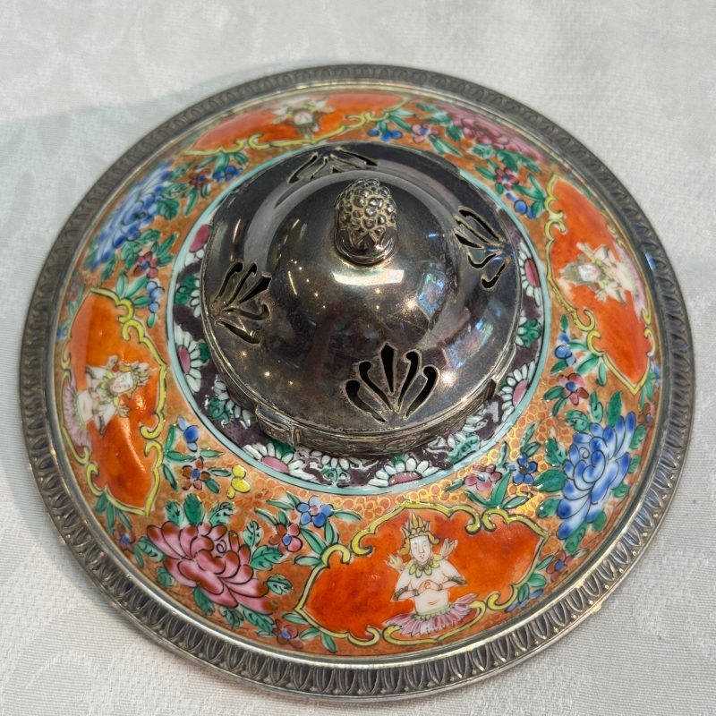 A group of nine Chinese Bencharong wares for the Thai market - 图43