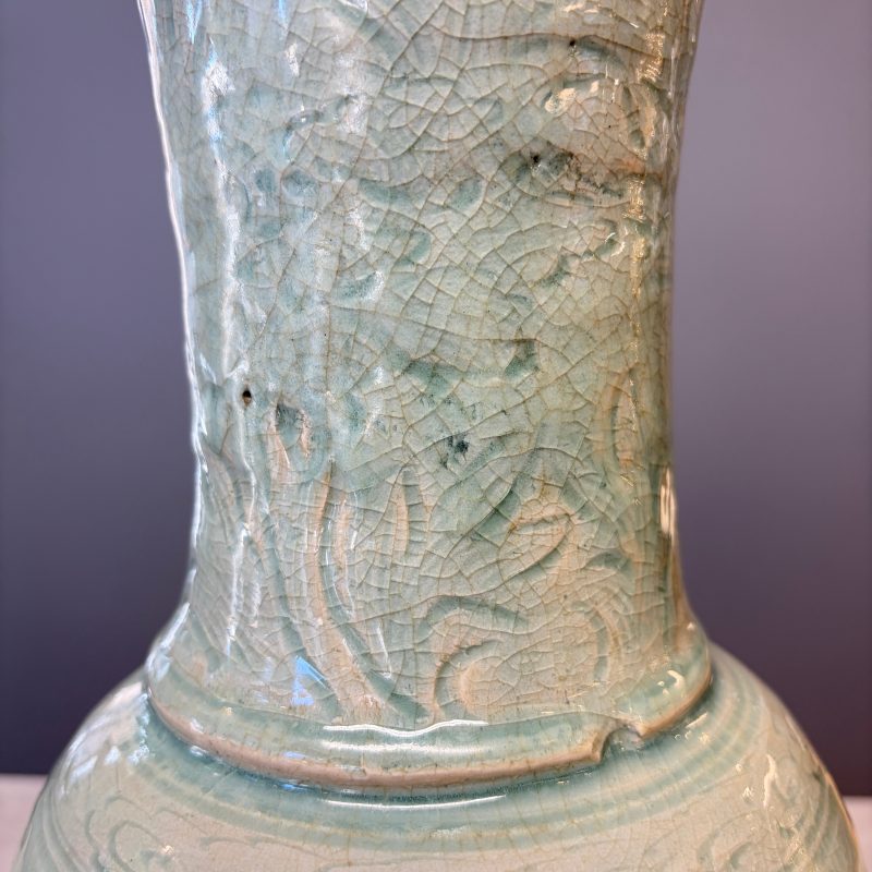 A Chinese Longquan celadon-glazed incised 'Peony' yenyen vase - 图20