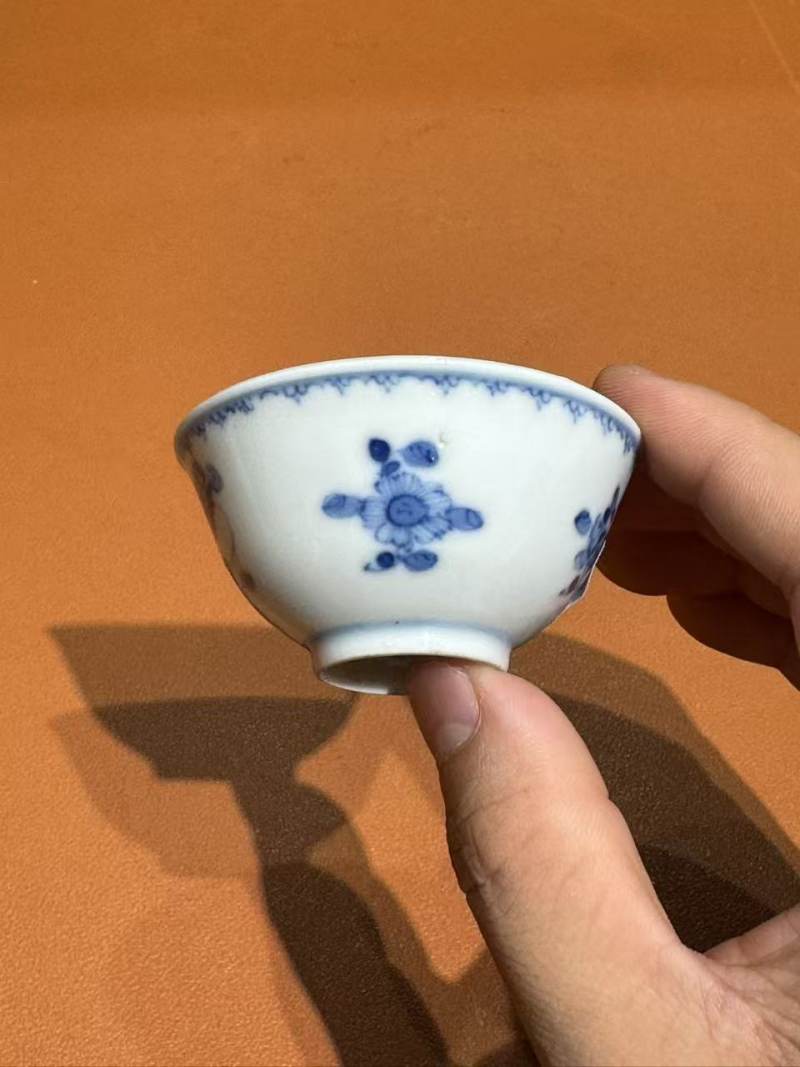 清光绪 青花折枝花卉纹小杯 - 图3