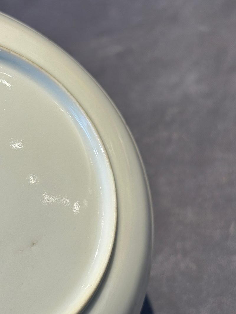 A pair of Chinese famille rose armorial saucers with the arms of Arendsma van Idsinga for the Dutch market - 图24