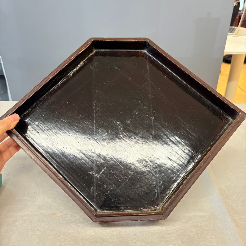 A Chinese famille rose 'Foreigners Hunting' six-piece sweetmeat set on a wooden tray - 图47