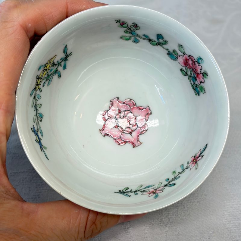 A pair of fine Chinese famille rose 'Rooster' tea bowls and saucers - 图45