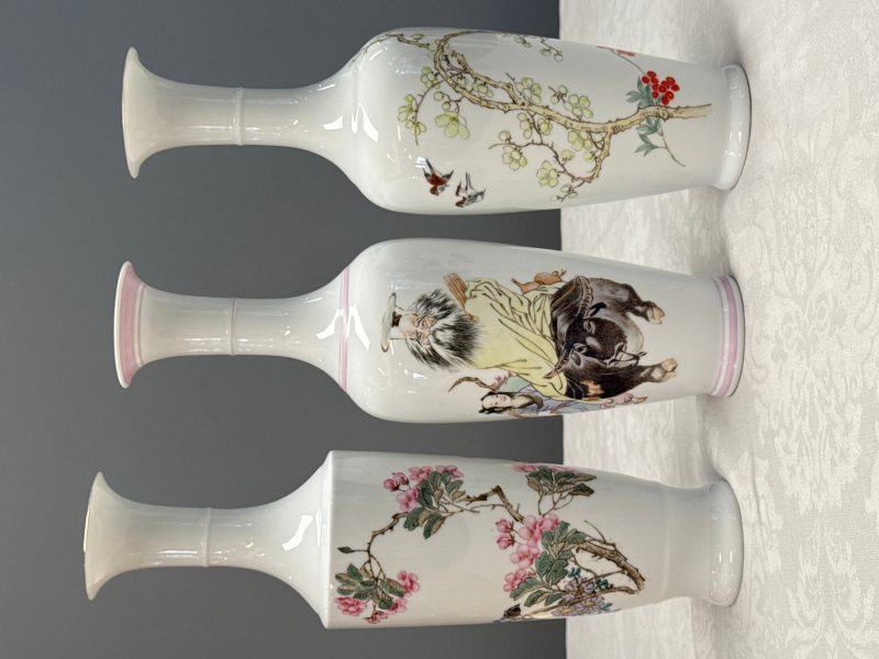 Three Chinese polychrome semi-eggshell vases - 图8