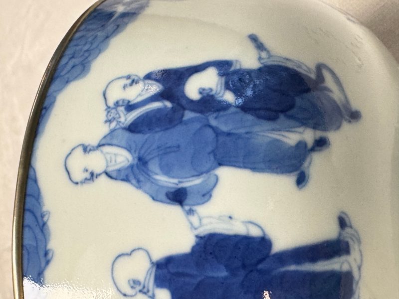 A Chinese blue and white 'Bleu de Hue' bowl with eighteen luohan - 图10