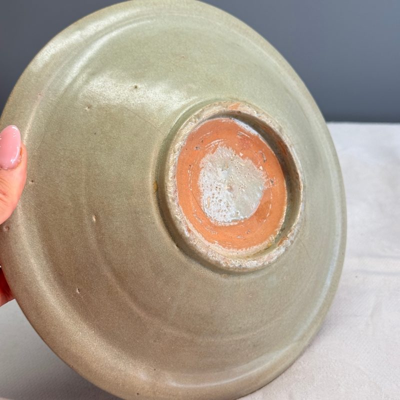 Two Chinese qingbai plates and a Longquan celadon plate - 图16